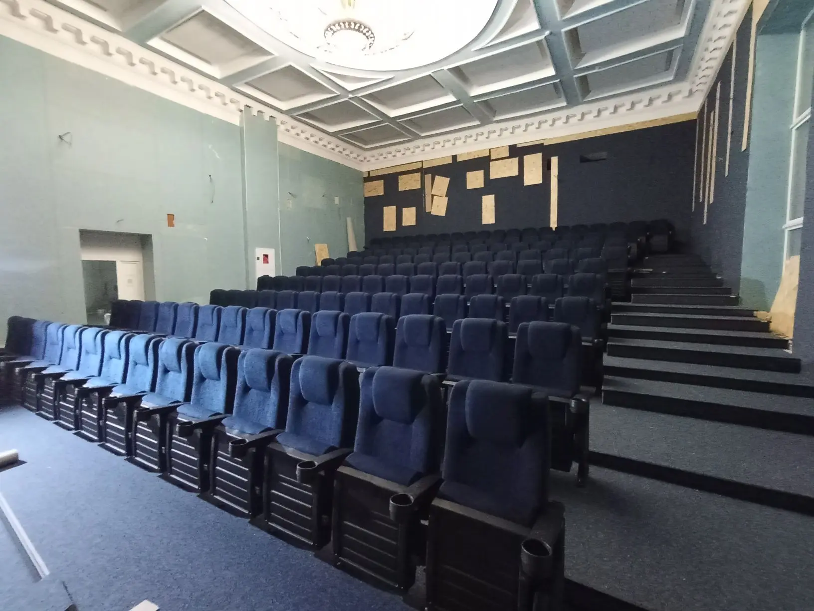 Нева люкс в г. Сальске!